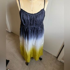 Beautiful ombré ann Taylor loft dress. Hidden side zipper
